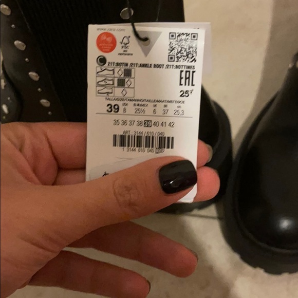 Zara trended low heel studed ankle boots - Picture 7 of 8